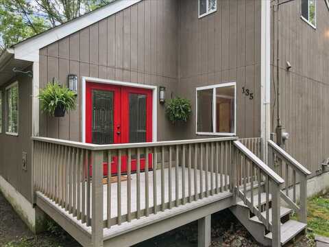 135 Tumble Court, East Stroudsburg, PA 18302