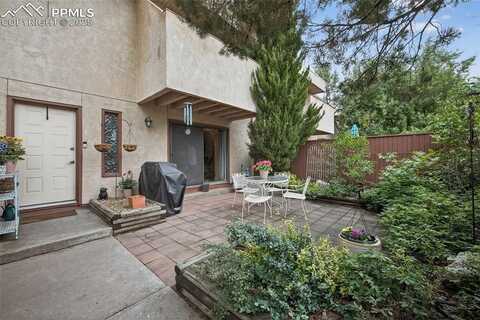 686 Echo Lane, Colorado Springs, CO 80904
