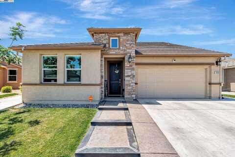 1893 Summit Dr, Los Banos, CA 93635