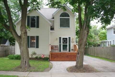 809 Jefferson Avenue, Saint Charles, IL 60174