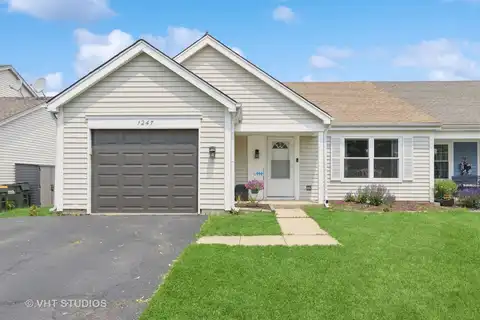 1247 Trinity Drive, Carol Stream, IL 60188