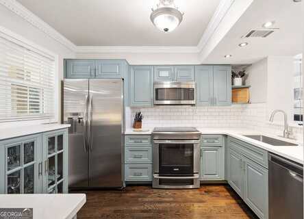 5170 Chemin De Vie NE, Sandy Springs, GA 30342