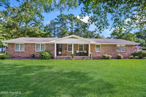 13441 Oakwood Drive, Laurinburg, NC 28352