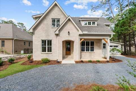 580 E Indiana Avenue, Southern Pines, NC 28387