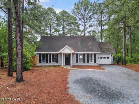 8 Saunders Lane, Pinehurst, NC 28374