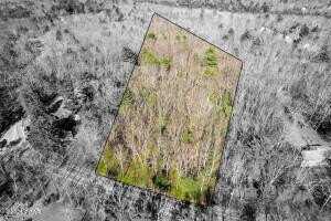 818 Twin Lakes Road, Shohola, PA 18458