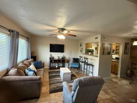 100 Del Rio Court, Vacaville, CA 95687