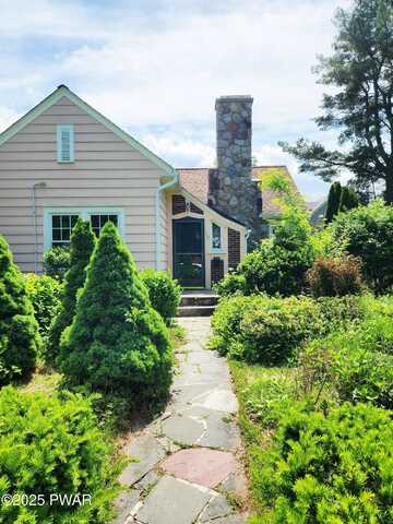 100 Avenue H, Matamoras, PA 18336