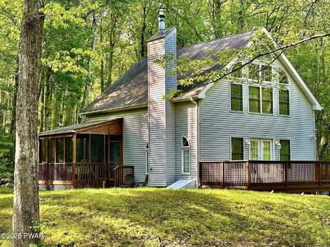 121 Canterbrook Drive, Hawley, PA 18428