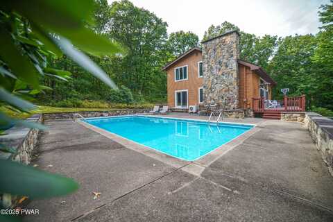 109 Alex Road, Hawley, PA 18428