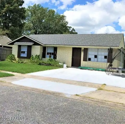 121 Sorority Drive, Lafayette, LA 70506