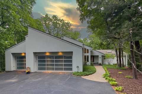 5015 REGENTS PARK, ROCKFORD, IL 61107