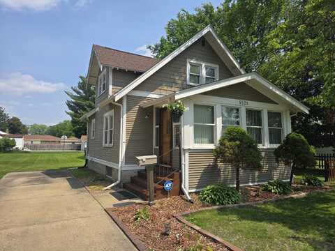 5525 East, LOVES PARK, IL 61111