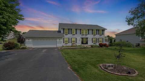 3894 E Whippoorwill, BYRON, IL 61010