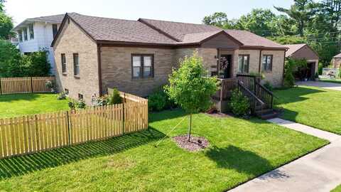 1005 Avenue F, STERLING, IL 61081