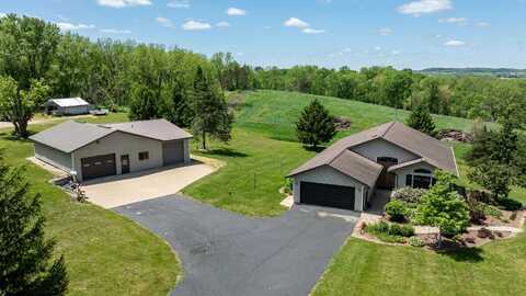 3212 S Apple River, ELIZABETH, IL 61028