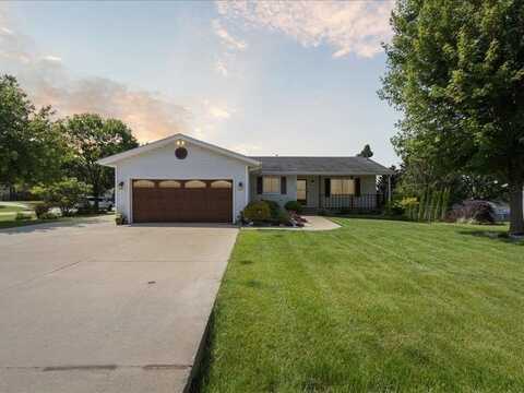 435 Cedar Crest, Cedarville, IL 61013