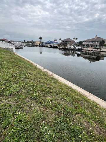 110 Bay Ct, Aransas Pass, TX 78336