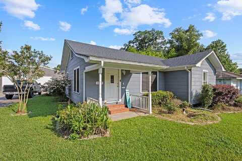 6640 Howe Street, Groves, TX 77619