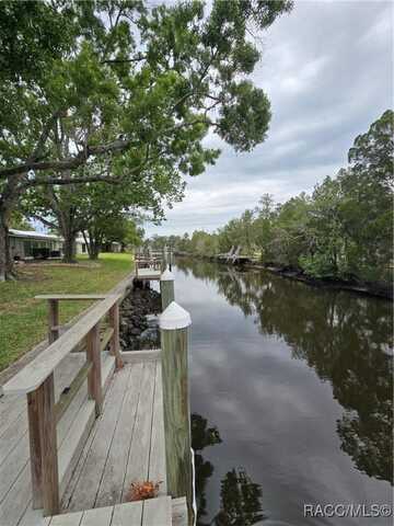 11286 W Bayshore Drive, Crystal River, FL 34429