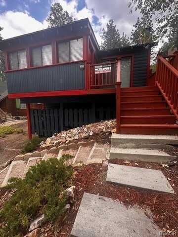 847 Silver Tip Drive, Big Bear Lake, CA 92315