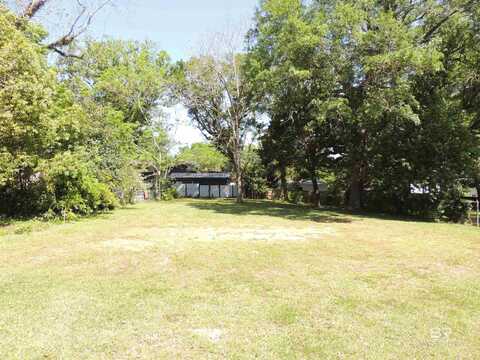 605 Bellangee Avenue, Fairhope, AL 36532