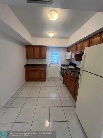 222 NE 23rd Ave, Pompano Beach, FL 33062