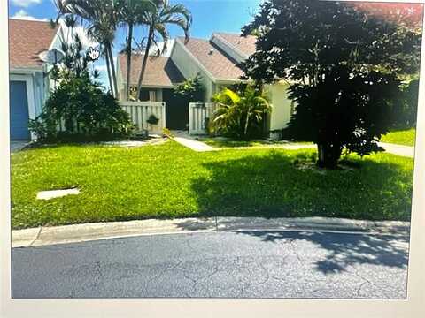 5675 Northpointe Lane, Boynton Beach, FL 33437