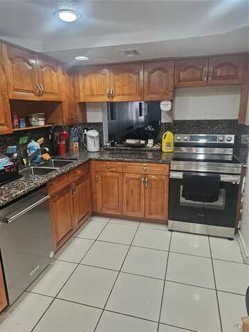 6599 Racquet Club Dr, Fort Lauderdale, FL 33319