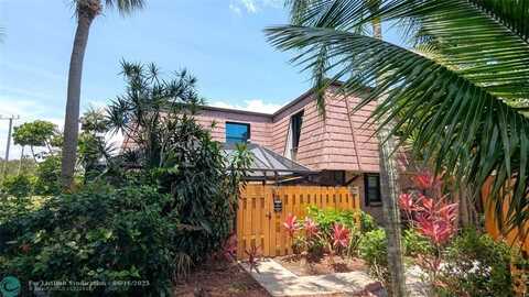 7753 Courtyard Run W, Boca Raton, FL 33433