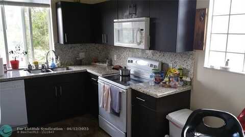 6984 SW 39th St, Davie, FL 33314