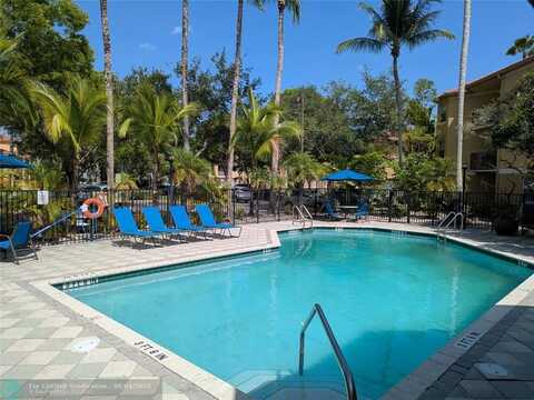 761 N Pine Island Rd, Plantation, FL 33324