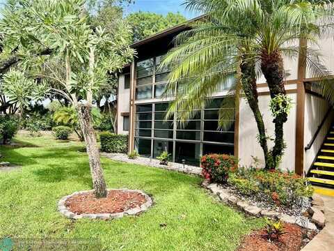 9384 S Belfort Cir, Tamarac, FL 33321