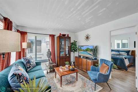 1055 SE 15th St, Fort Lauderdale, FL 33316