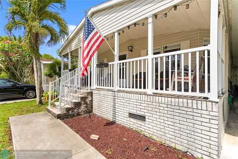 913 SW 132nd Ter, Davie, FL 33325