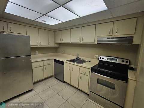 4222 Inverrary Blvd, Lauderhill, FL 33319