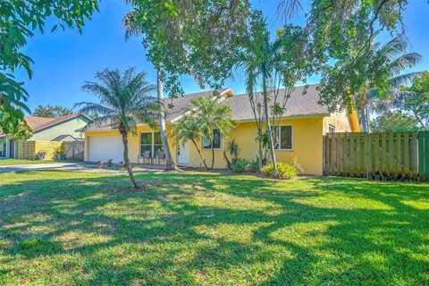1386 Fulmar Dr, Delray Beach, FL 33444