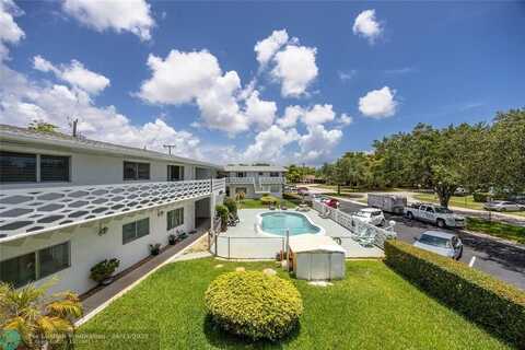 3847 S Circle Dr, Hollywood, FL 33021