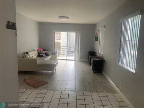 8901 NW 38th Dr, Coral Springs, FL 33065