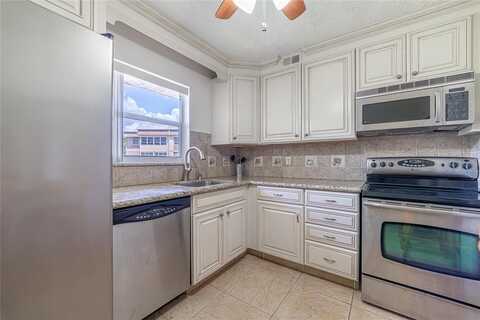 701 Lori Dr, Palm Springs, FL 33461