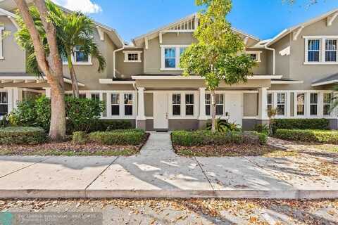 580 Pacific Grove Dr, West Palm Beach, FL 33401