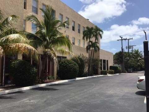 2716 S Dixie Hwy, West Palm Beach, FL 33405