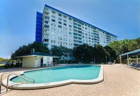 4001 Hillcrest Dr, Hollywood, FL 33021