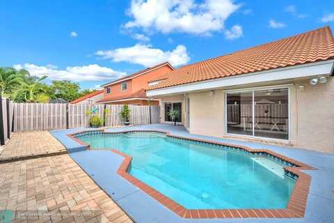 9520 NW 18th Drive, Plantation, FL 33322
