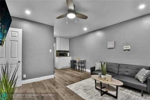 201 SE 23rd St, Fort Lauderdale, FL 33316