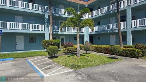 606 SW Natura Blvd, Deerfield Beach, FL 33441