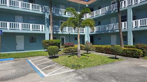 606 SW Natura Blvd, Deerfield Beach, FL 33441