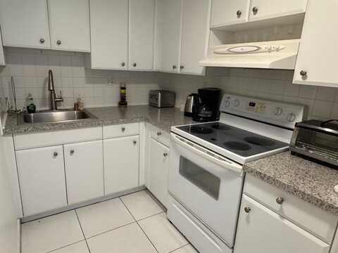 3000 Riomar St, Fort Lauderdale, FL 33304