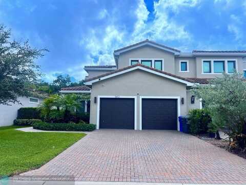 5812 E Brookfield Cir E, Hollywood, FL 33312
