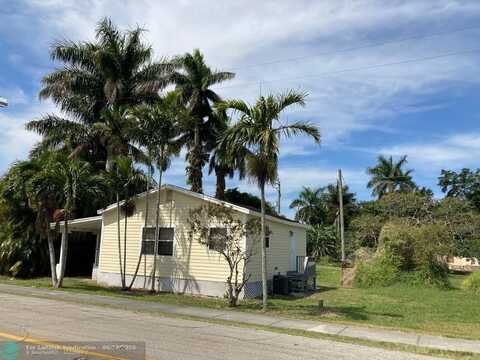 179 S Barfield Hwy, Pahokee, FL 33476